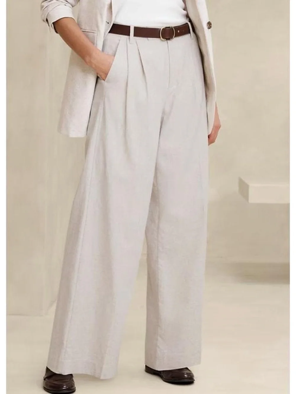 NWT Banana Republic Women LINEN-BLEND WIDE-LEG PLEATED TROUSER Flax, Petite 10